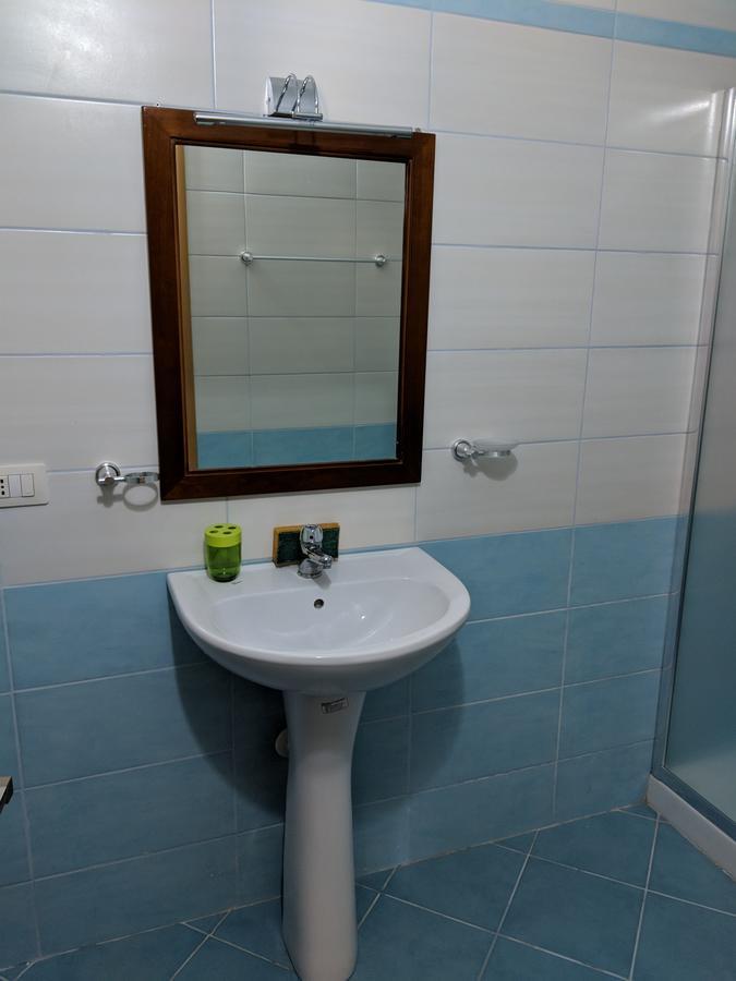 Seafront Apartment ซารานเดอ ภายนอก รูปภาพ